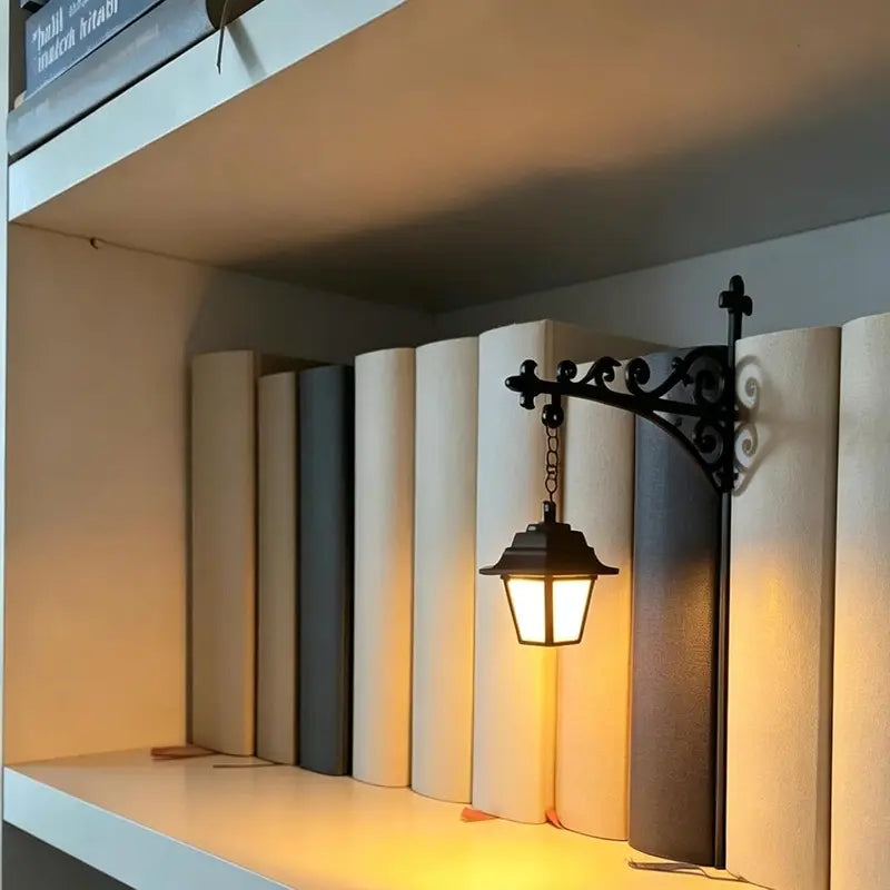 📖 Library Vibe | Mini Bookshelf Retro Lantern & Warm LED Night Light 🕯️