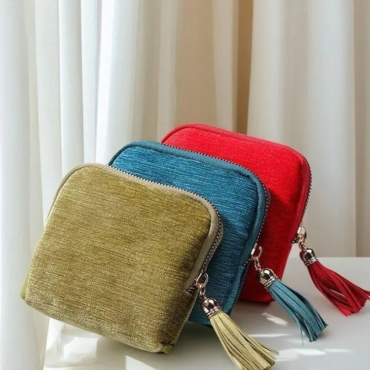 💎 Tangled Chains No More | Portable Travel Jewelry Zippered Pocket Case, 5-Compartment Velvet Satin Lining Organizer with Tassel Zipper ✨