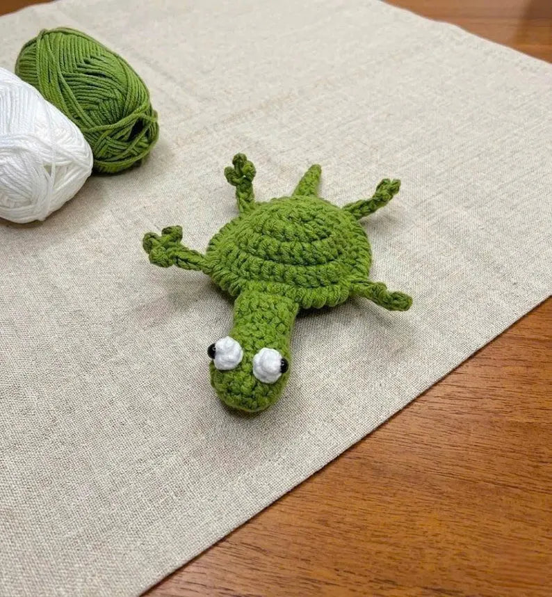 🐾 Whimsical Tabletop Charm | Hand-Crocheted Cartoon Animal Coasters, Thickened Heat-Insulating & Anti-Scalding Drink Mats ✨