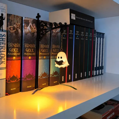 📖 Library Vibe | Mini Bookshelf Retro Lantern & Warm LED Night Light 🕯️